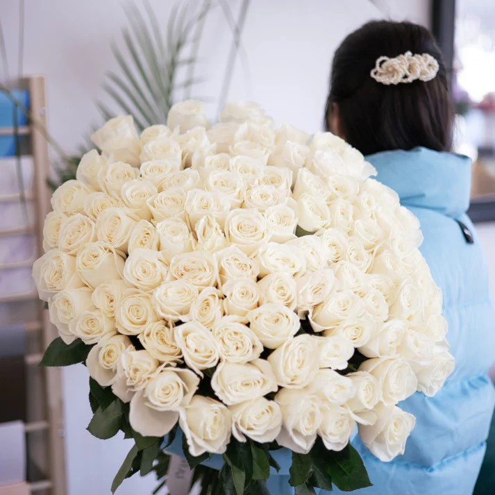 101 Long Stem Red Roses (100cm / 40")